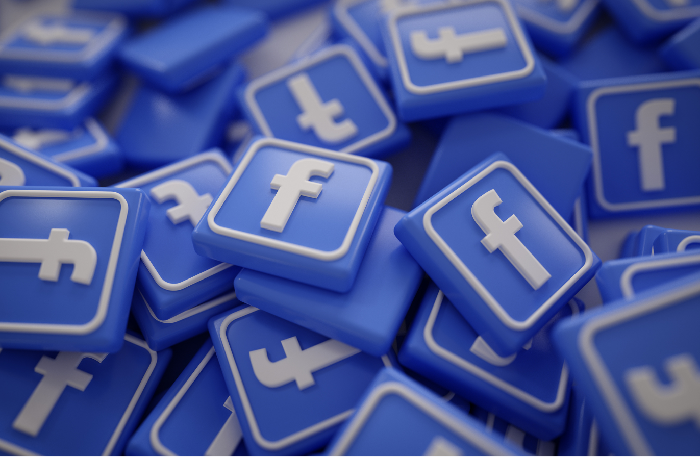 How can the database accurately collect active Facebook users?